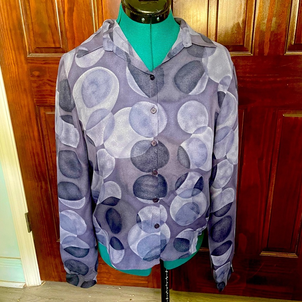 Jones New York 100% silk blue bubble blouse size 10